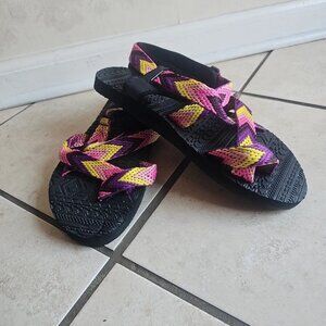 Muk Luk Sport Woven Pink Chevron Sandals- Size: 11